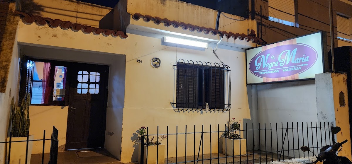 LA NEGRA MARIA Empanadas Salteñas