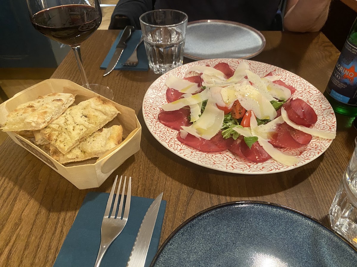 Genovas Bistro Photo 6