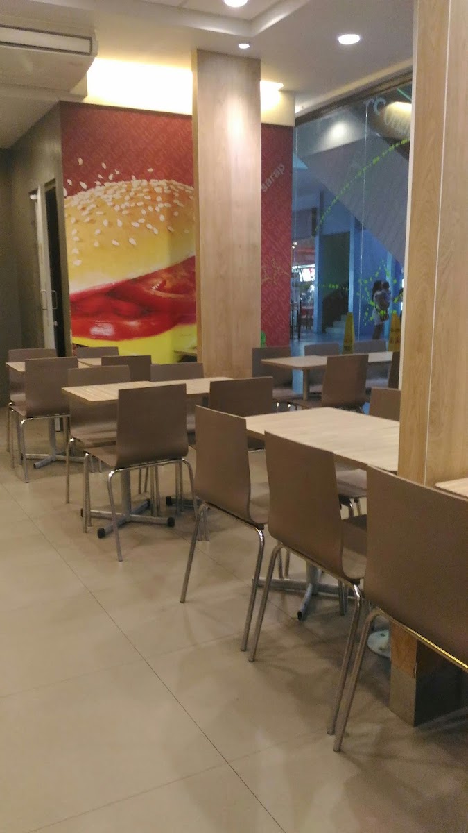 Jollibee Nepo Mall Photo 5