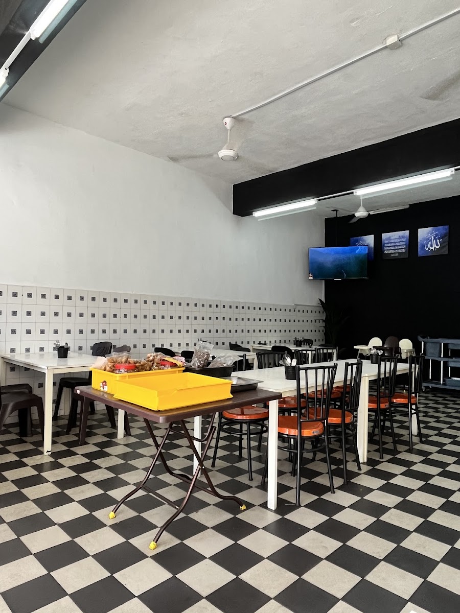Papa Ganu Corner