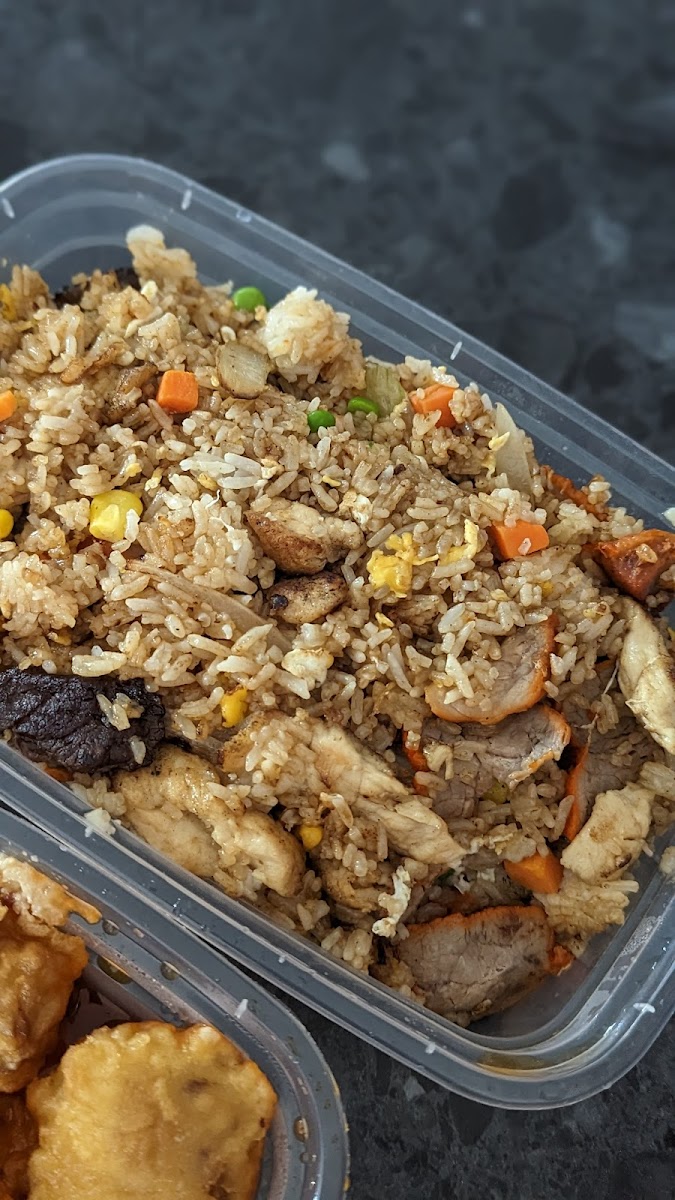 Wok Inn Chinese Takeaways Photo 8