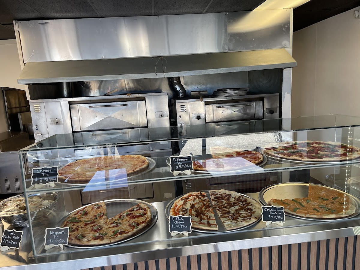 Tita's Pizzeria & Restaurant Photo 6