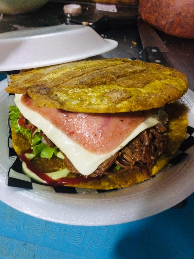 Gustock comidas rápidas y pizzería Photo 3