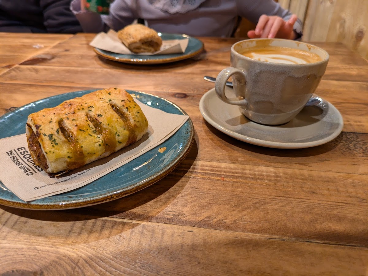 Esquires Coffee Godalming Photo 8