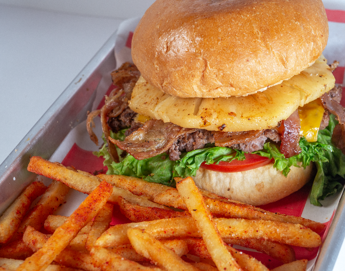 Ginger's Burger Photo 3