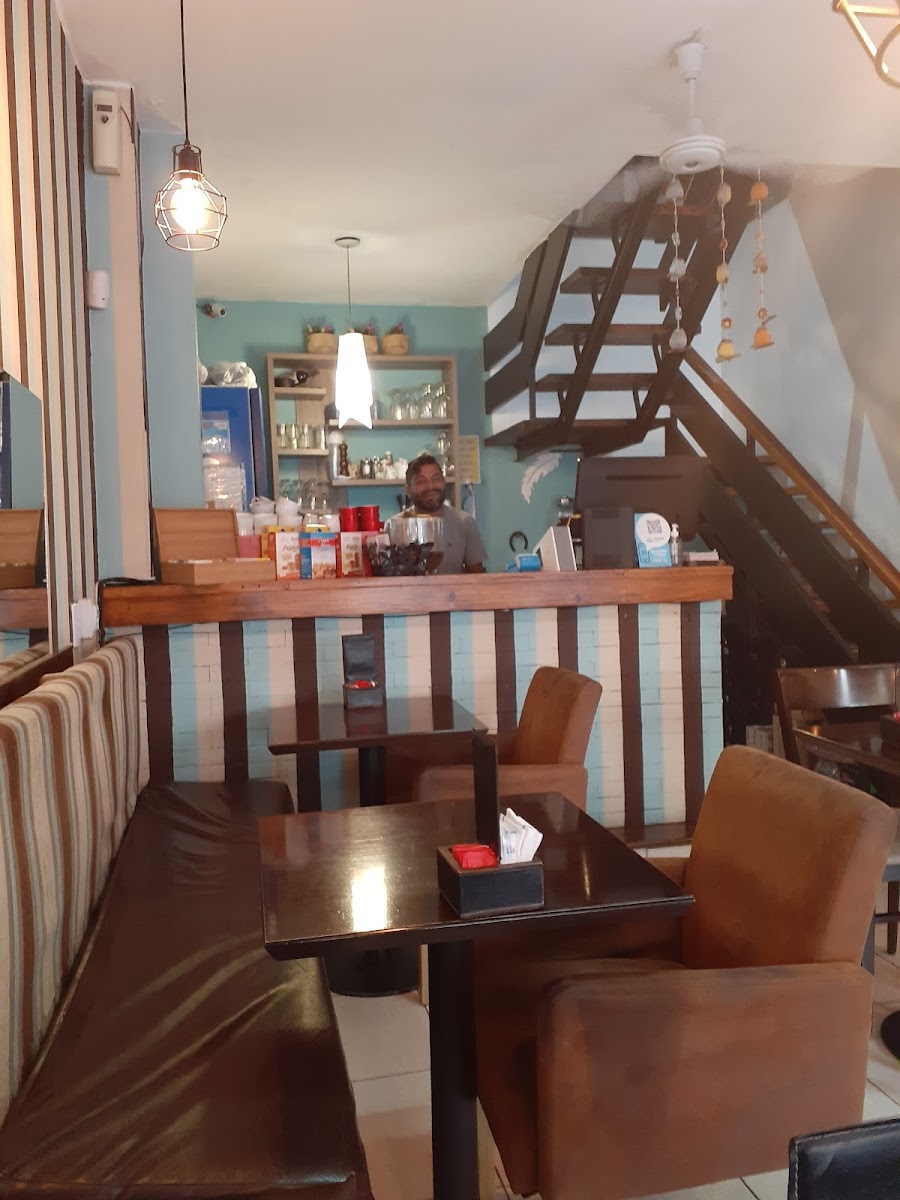 Aromas Café