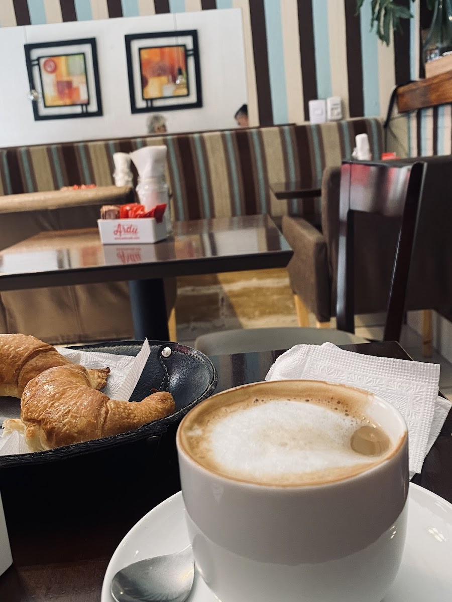 Aromas Café Photo 6