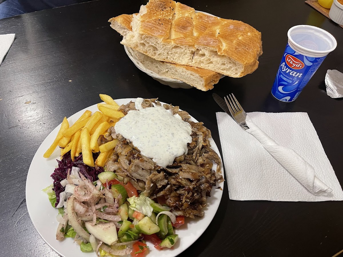Akdeniz Döner Photo 2