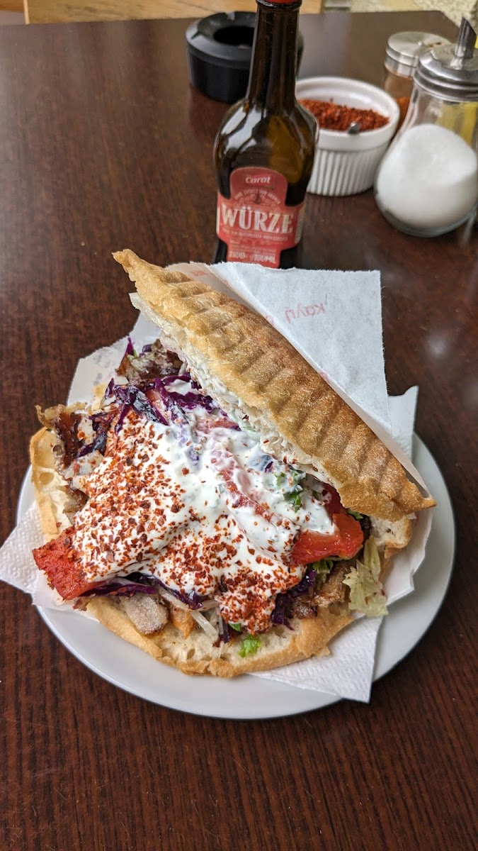 Akdeniz Döner Photo 5