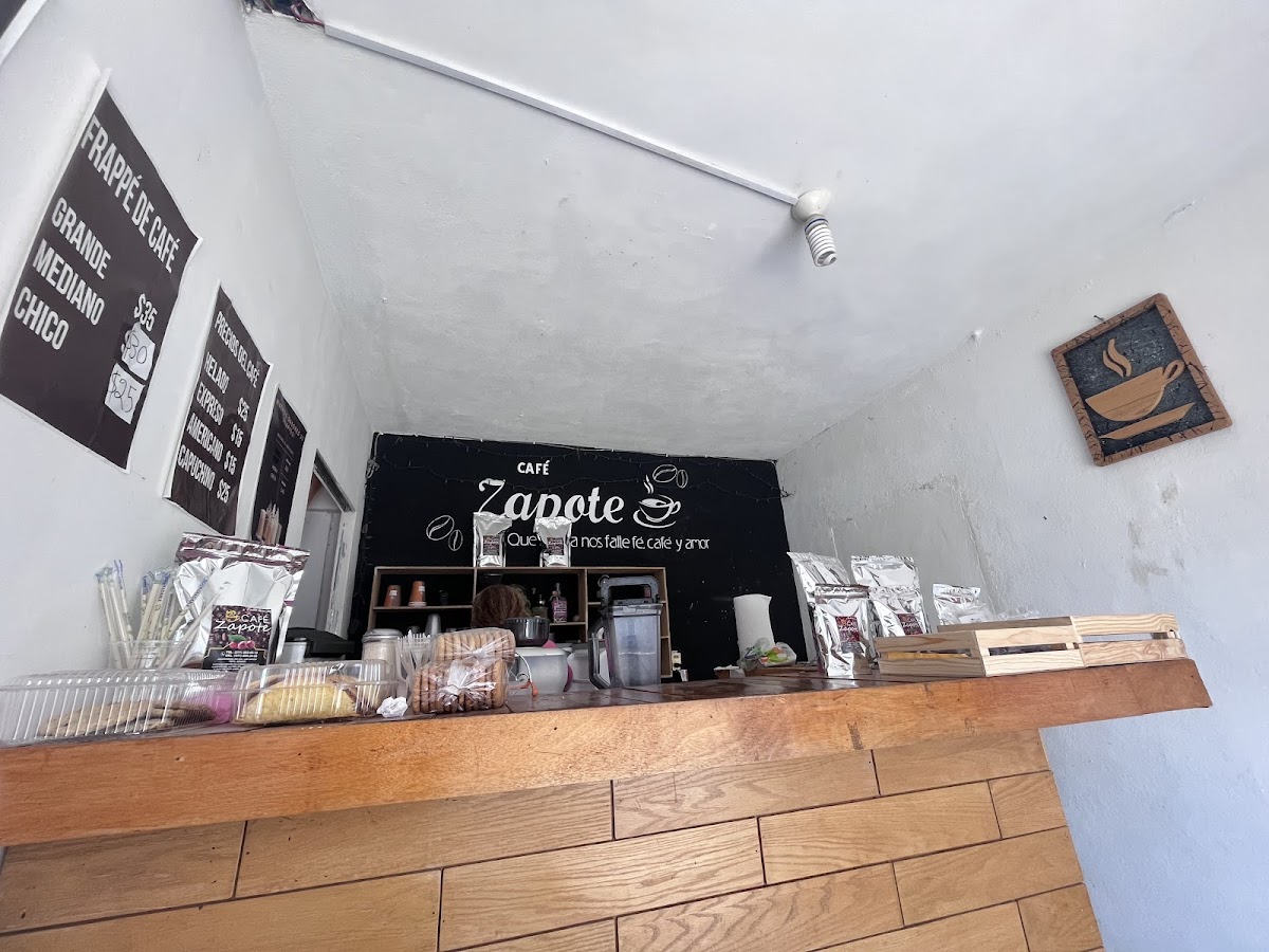Café Zapote Photo 4