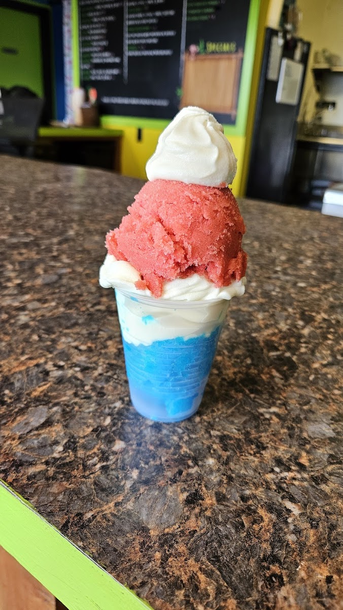 Coco's Tropical Ice Photo 3