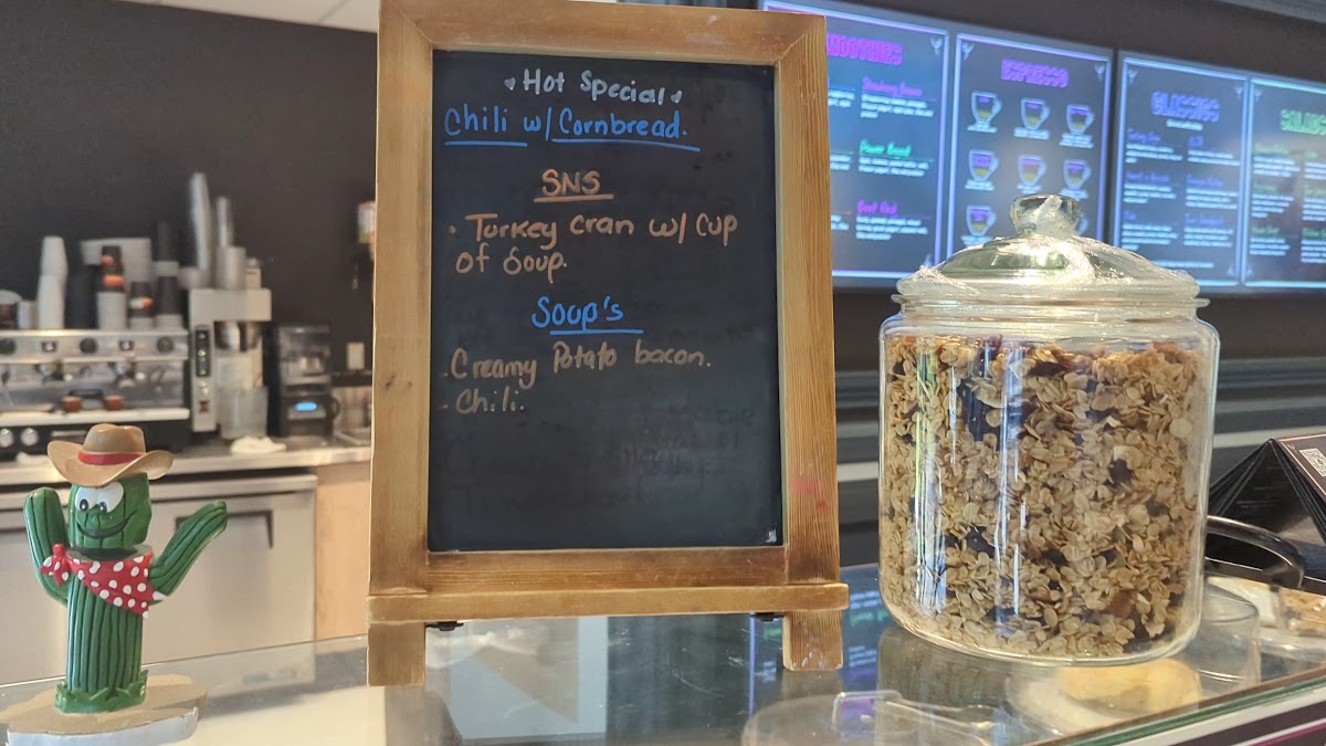 Poppinjay's A Cafe Photo 4