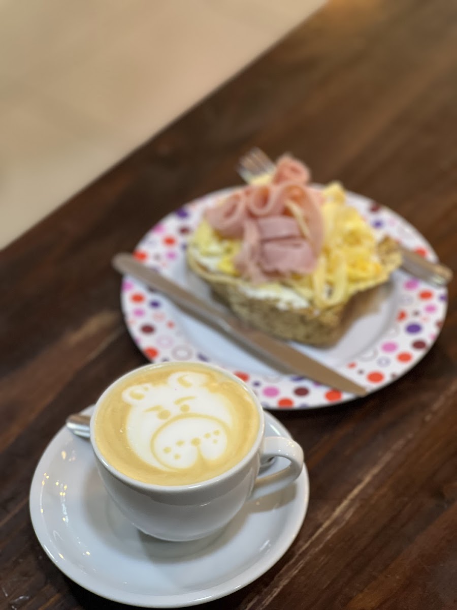 Café Besares Photo 3