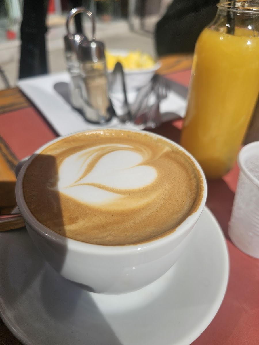 Café Besares Photo 4