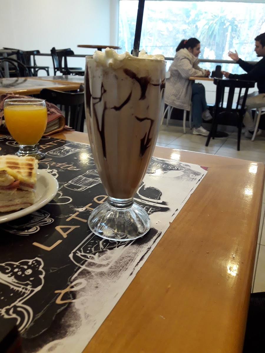 Café Besares Photo 6