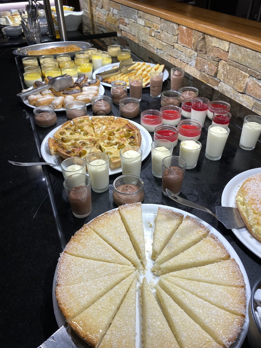 O Buffet Ouvert 7/7 Midi Et Soir Photo 2