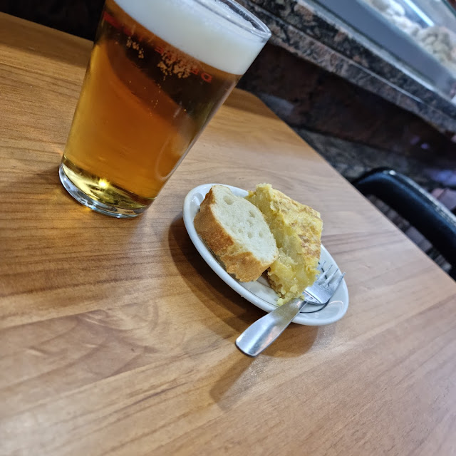 Cerveza Y Tapa de Tortilla de Patatas