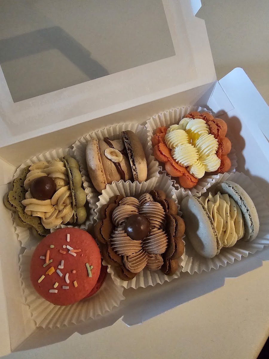 Le Macaron and Desserts Photo 3