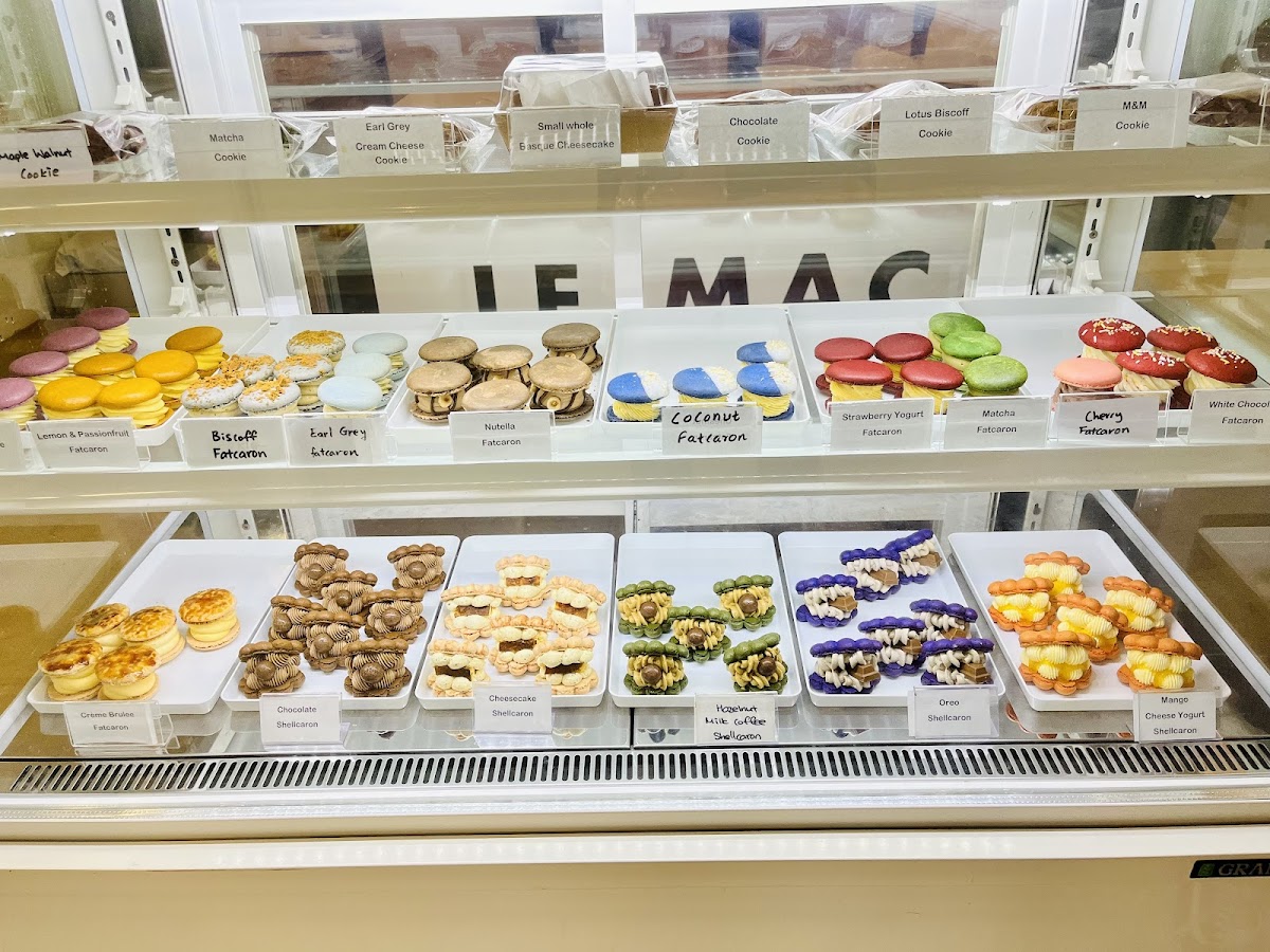 Le Macaron and Desserts Photo 4