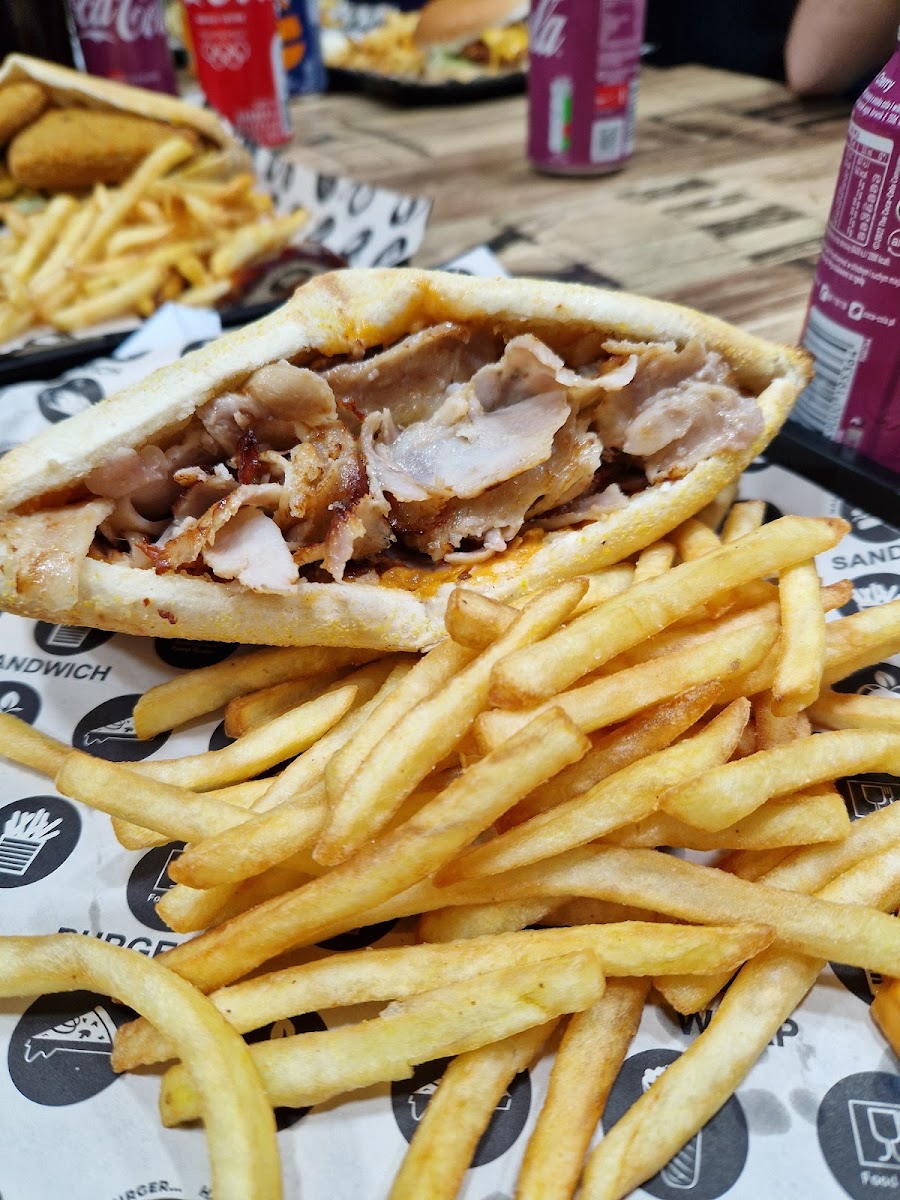 Le Goat - Snack & Pizza Photo 7