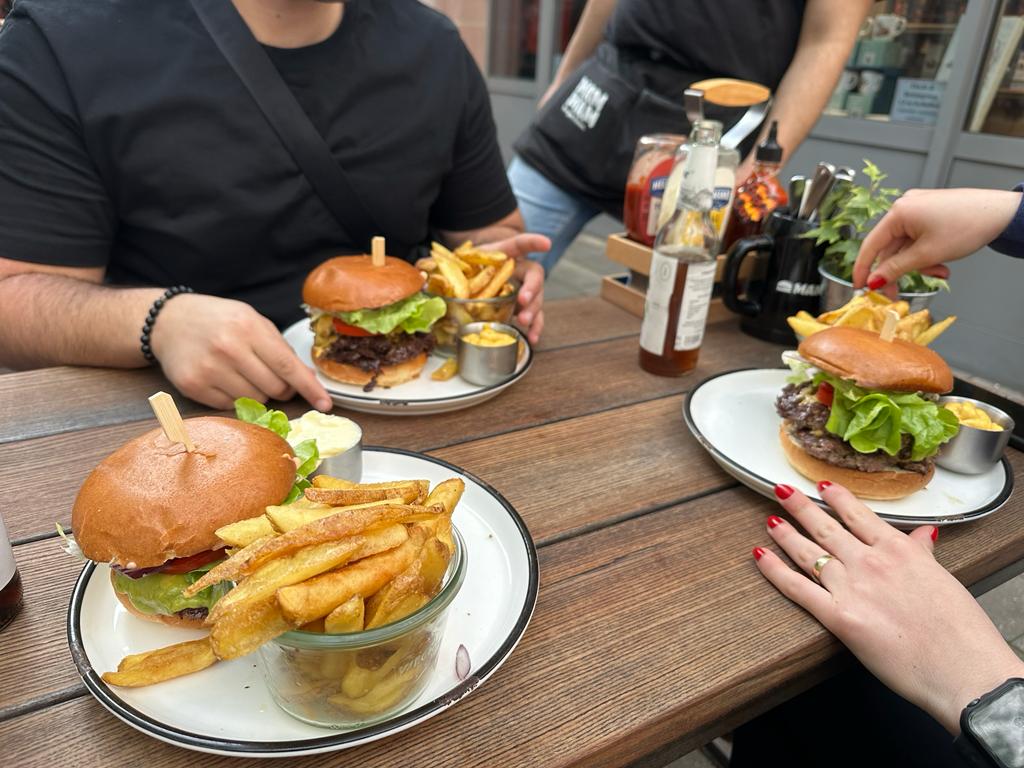 Mam-Mam Burger Photo 6