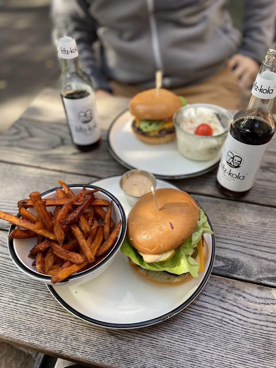 Mam-Mam Burger Photo 7