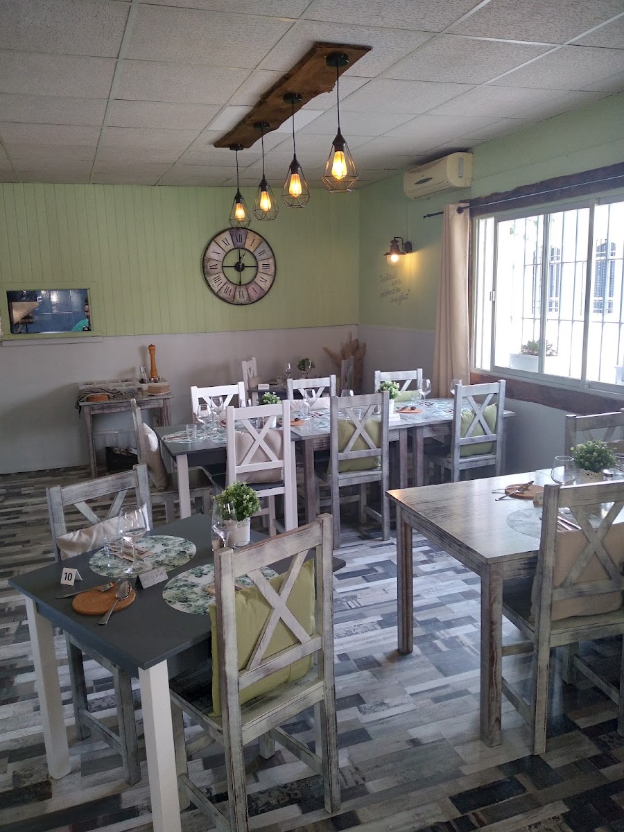 T&A'S Restobar