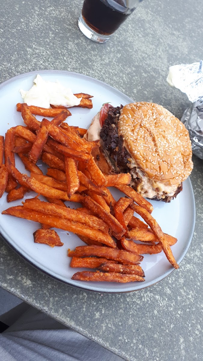 Patties & Berries - Burger Restaurant - Moers Photo 10