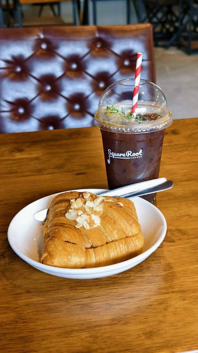 Square Root Coffee Photo 8