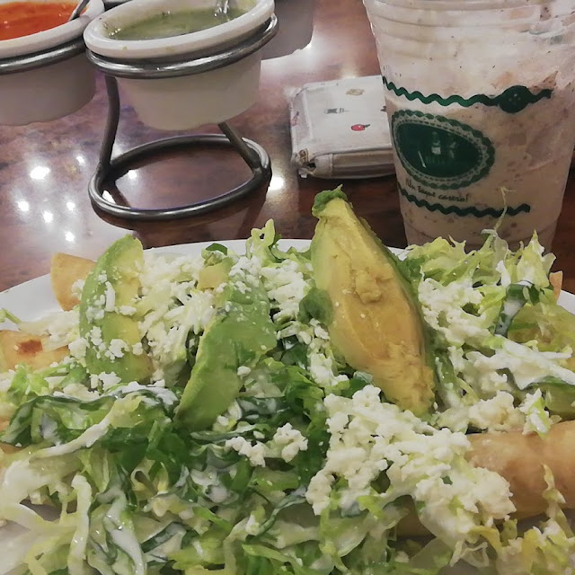 Quesadillas tex-mex Flautas Huaraches
