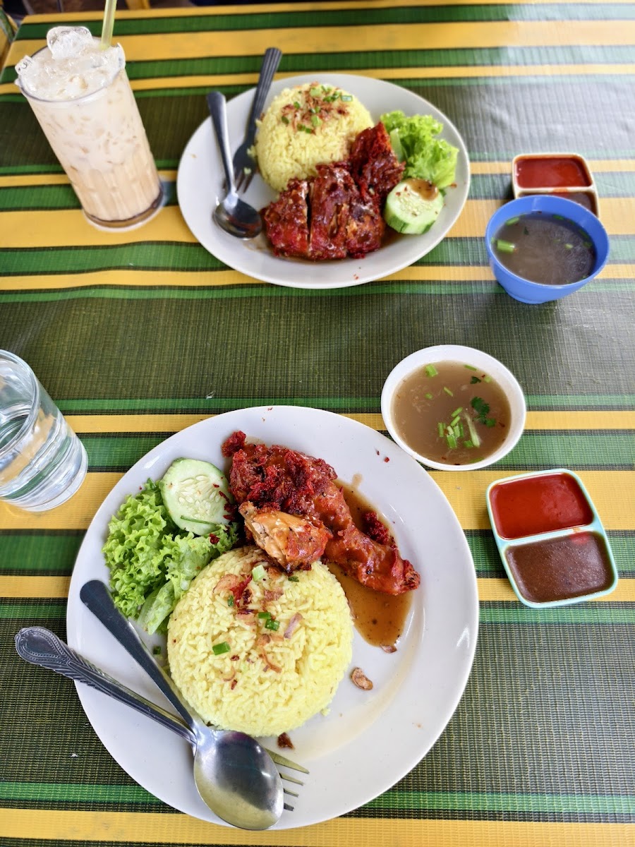 Nasi Ayam Pandan & Sup Photo 2