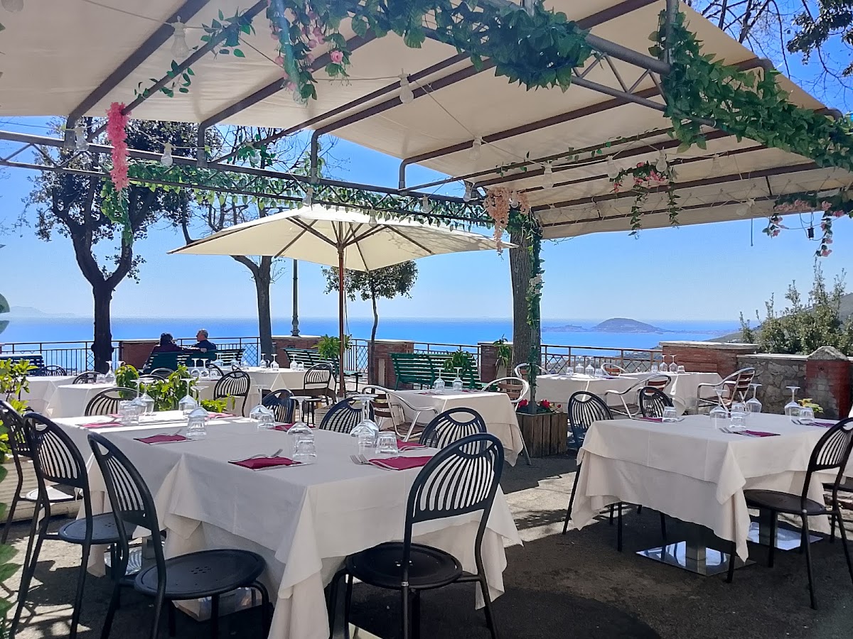 Ristorante la terrazza belvedere bistrot maranola