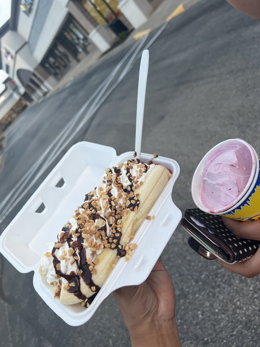 Silky's Frozen Custard Photo 5