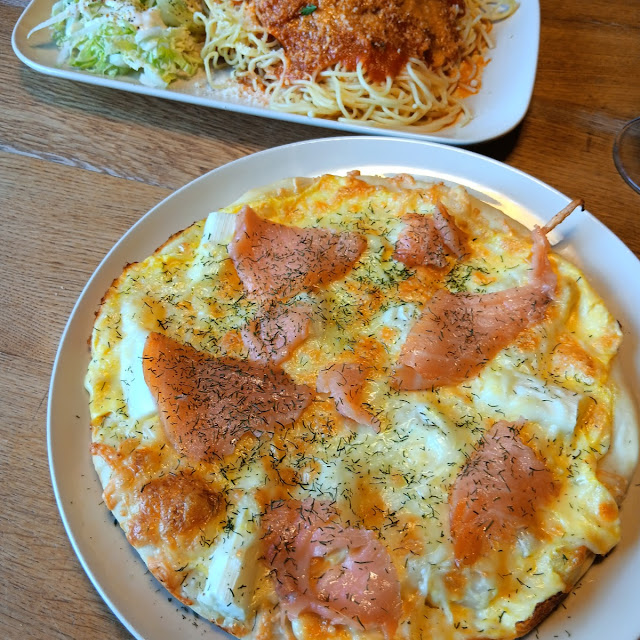 Pizza Räucherlachs Mit Spargel
