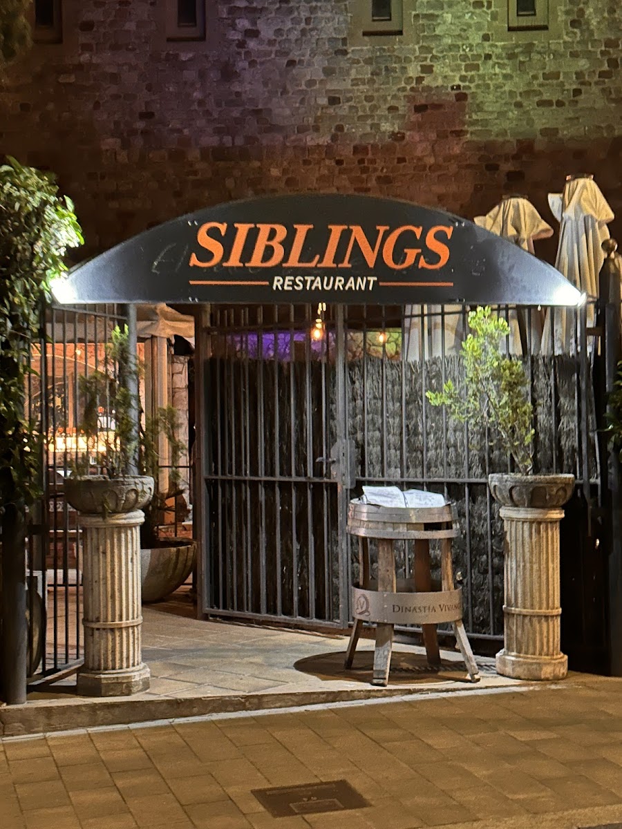 SIBLINGS RESTAURANT
