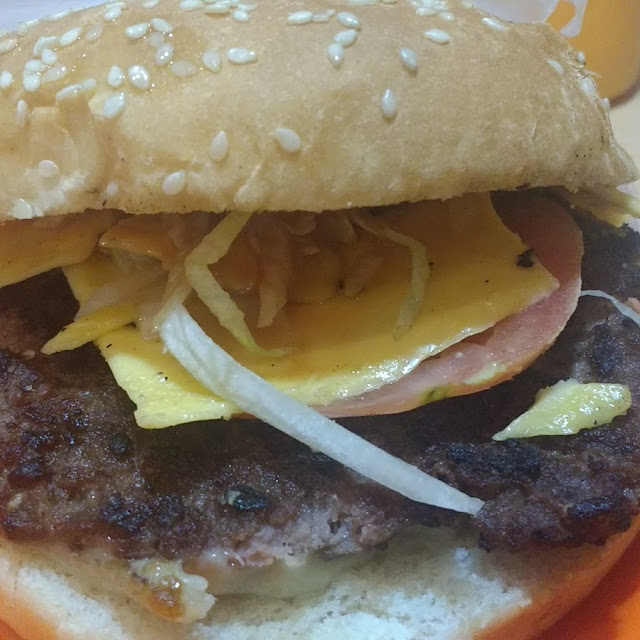 Hamburguesa Con Queso Amarillo