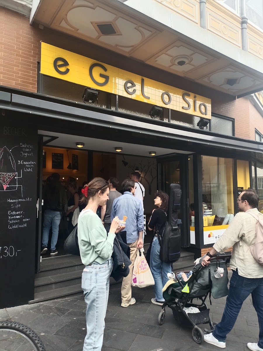 eGeLoSIa Laden Photo 3