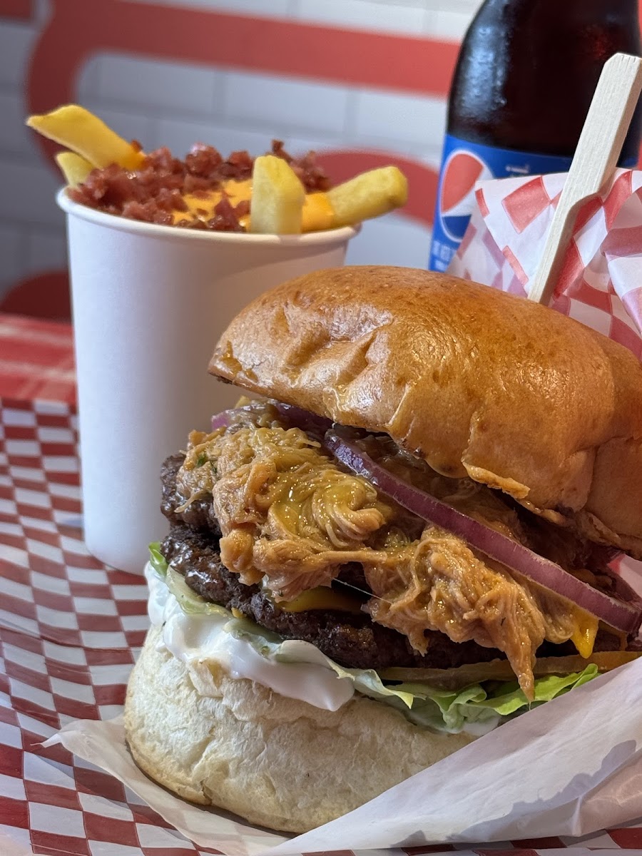 Woody’S Burgers Photo 3