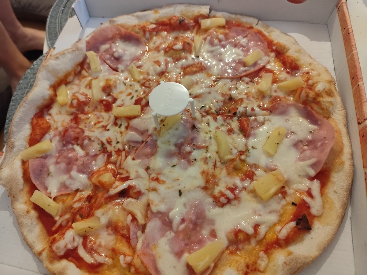 Pizzeria Camilo's taglio Photo 10