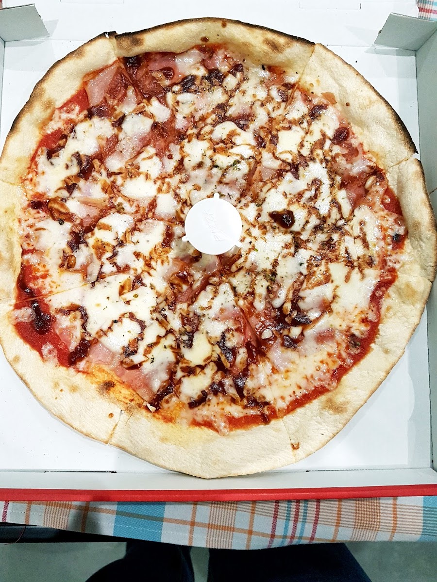 Pizzeria Camilo's taglio Photo 9