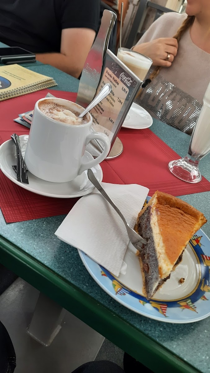 Museumscafé Am Schwanensee (Puppenmuseum) Photo 10