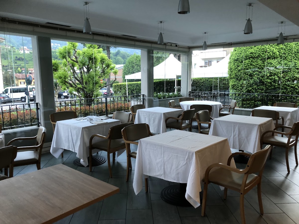 Belas - Pool & Restaurant