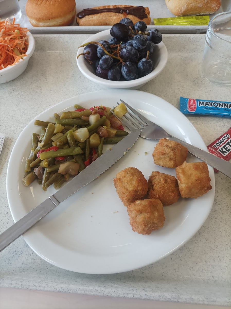University Dining Kergoat Photo 10