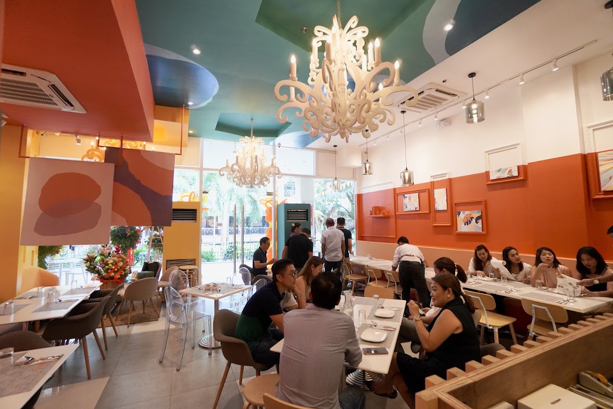 Candy's Cafe and Restaurant Photo 8