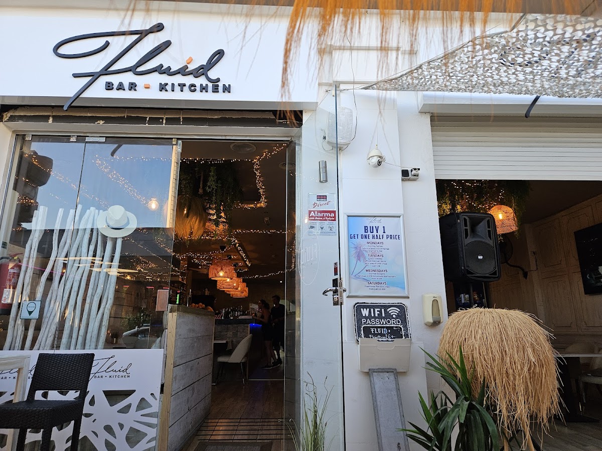 Fluid Bar & Kitchen
