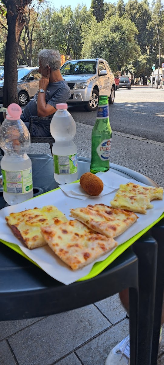 Pizza Pazza Bar Photo 8