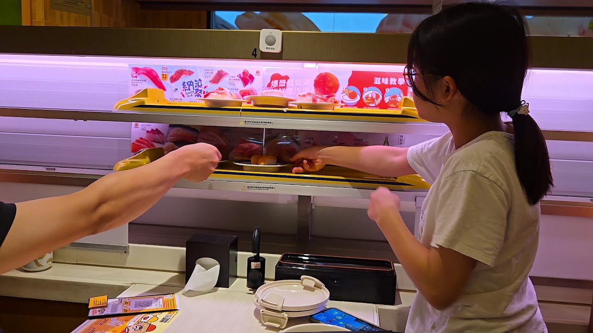 Genki Sushi (Harbour Crystal Centre) Photo 2