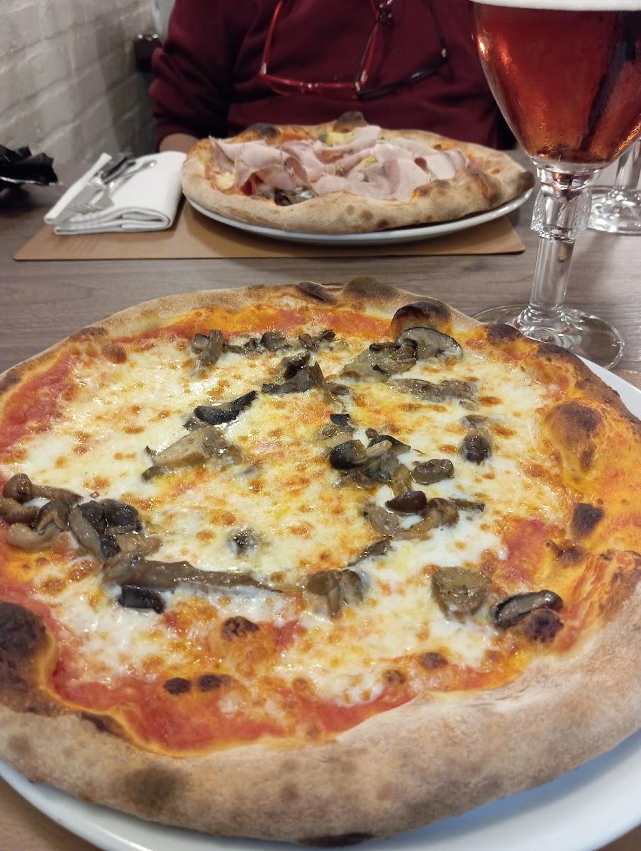 51B Due Torri. Pizzeria dal 1980 Photo 7