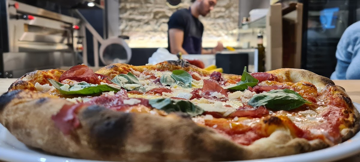 Pizza La Belle Vie Photo 5