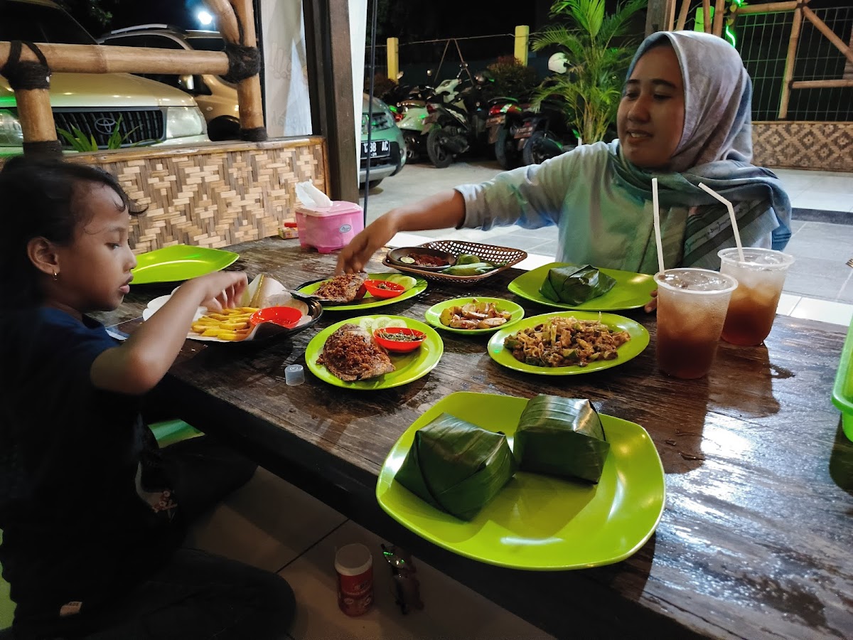 RM SAUNG NENG GEULIS Photo 6
